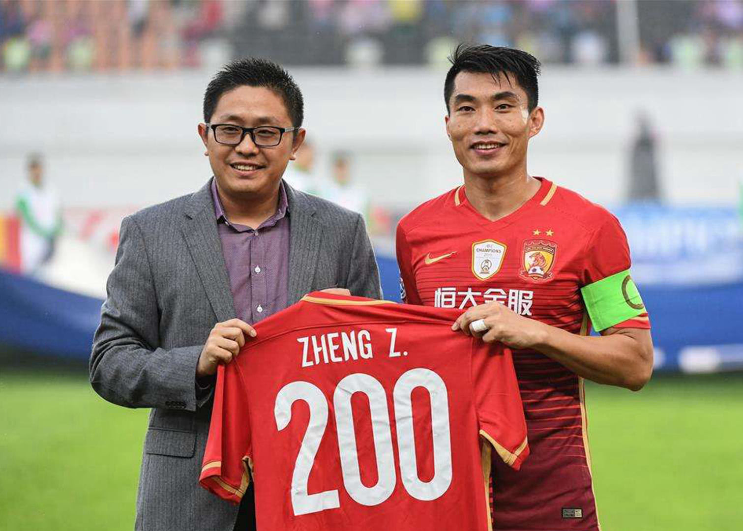 谌贻琴出席国家足球青训中心揭牌仪式