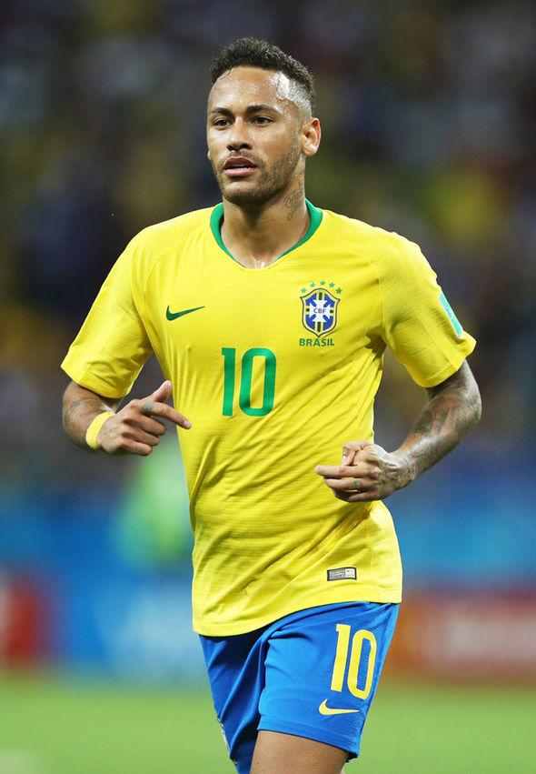 球星突破防线制造绝佳机会