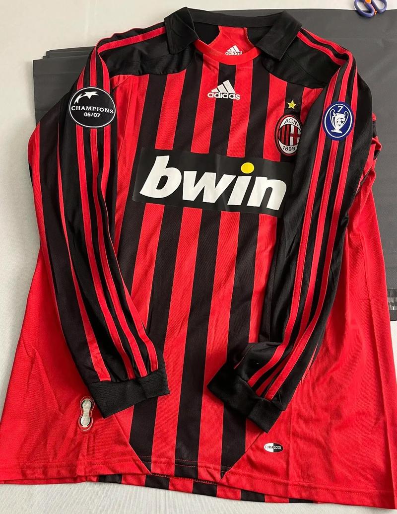 加泰电台：拉波尔塔想请前球员回诺坎普拍照，梅西不太可能去