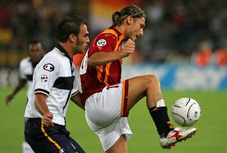 深圳新鹏城主帅陈涛观战曼城比赛，明日与城市集团同事会面