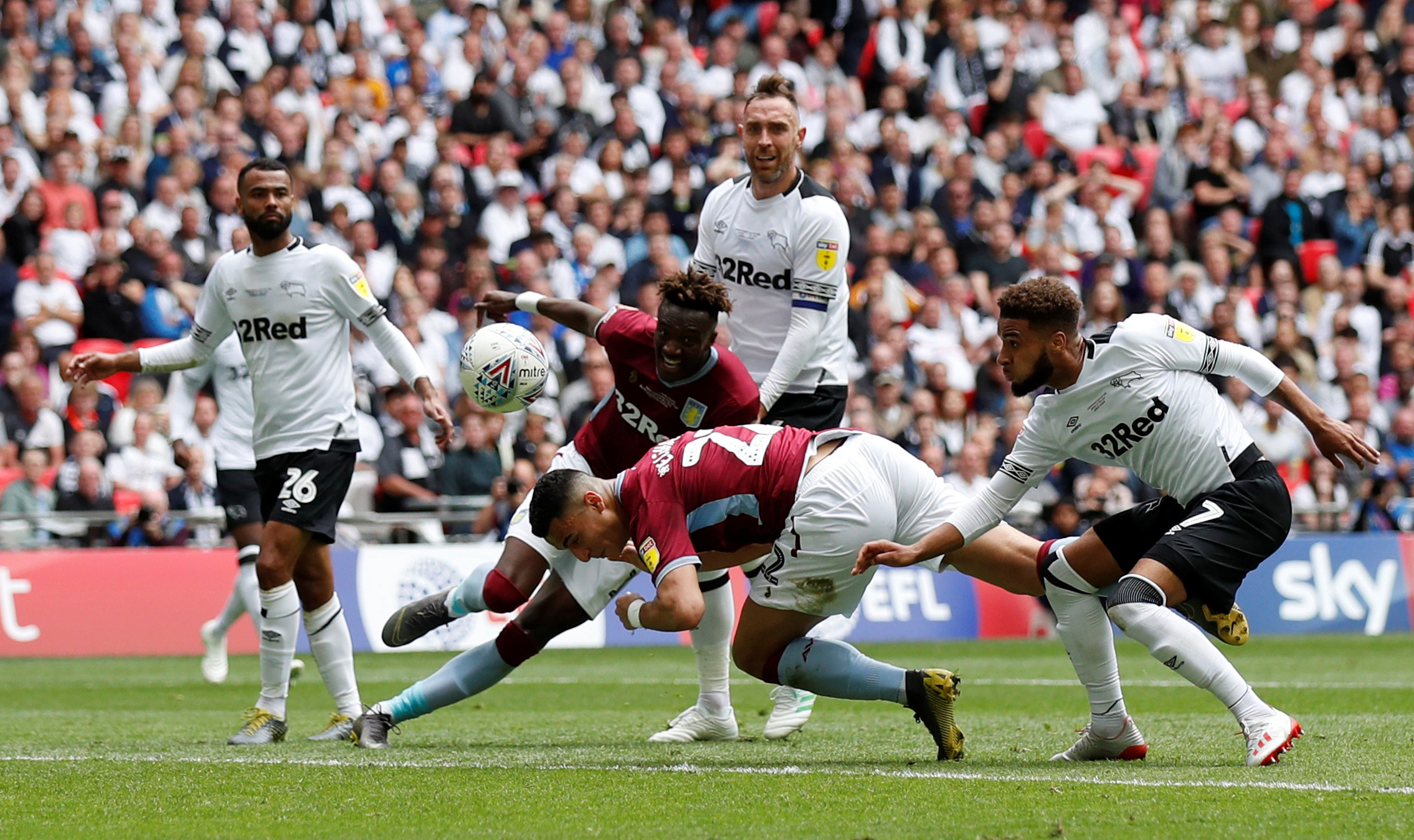 FC26欧冠黄金时刻卡：哈兰德、亚马尔、米利唐、埃斯特旺在列